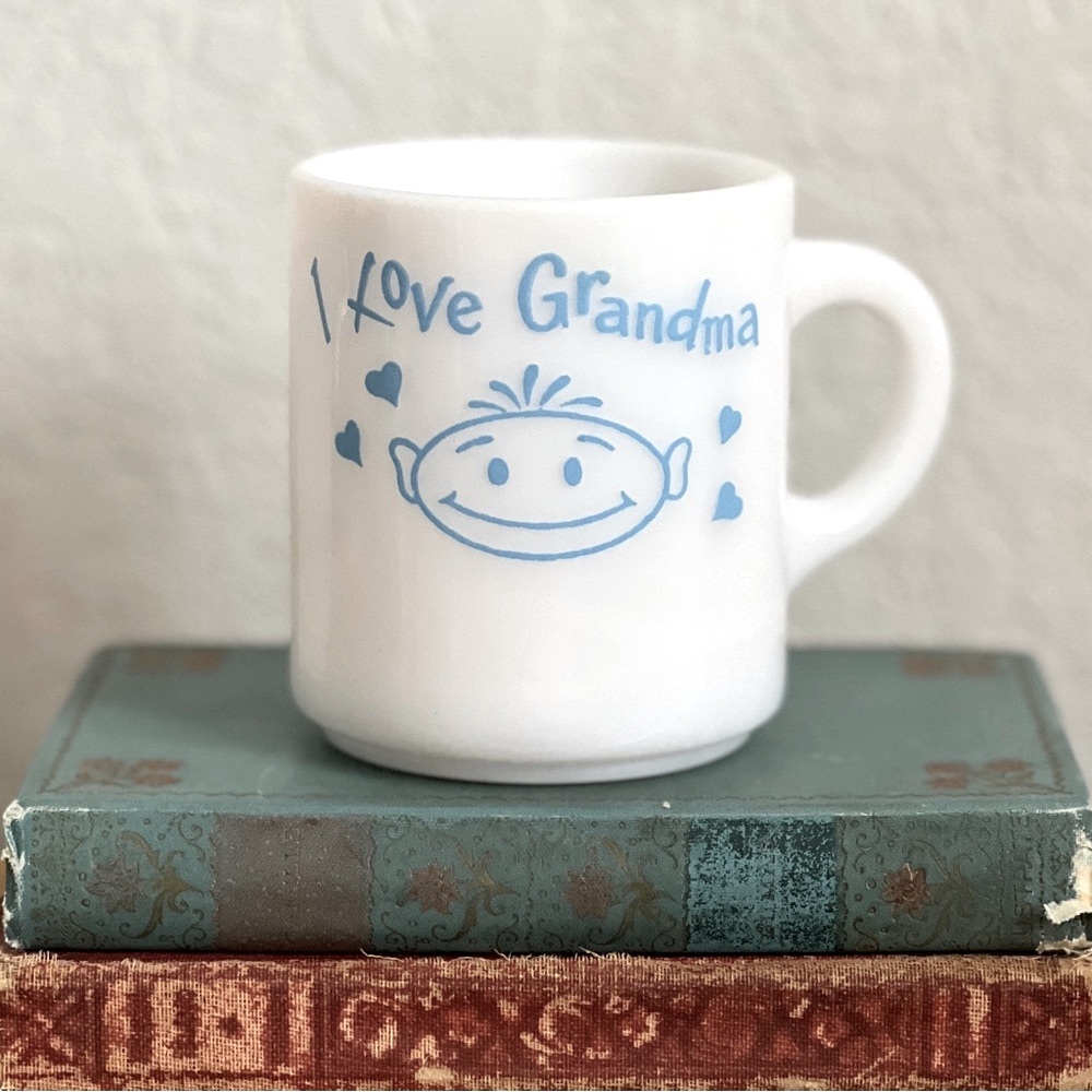 Vintage Milk Glass Mug I Love Grandma Coffee Tea White Blue Grandmother 8oz